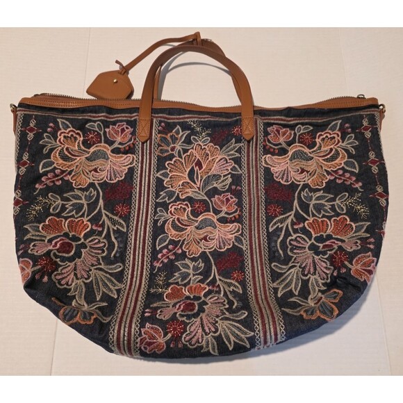 Johnny Was Weekender Bag Embroidered Floral Pattern - No Shoulder Strap - Picture 1 of 16